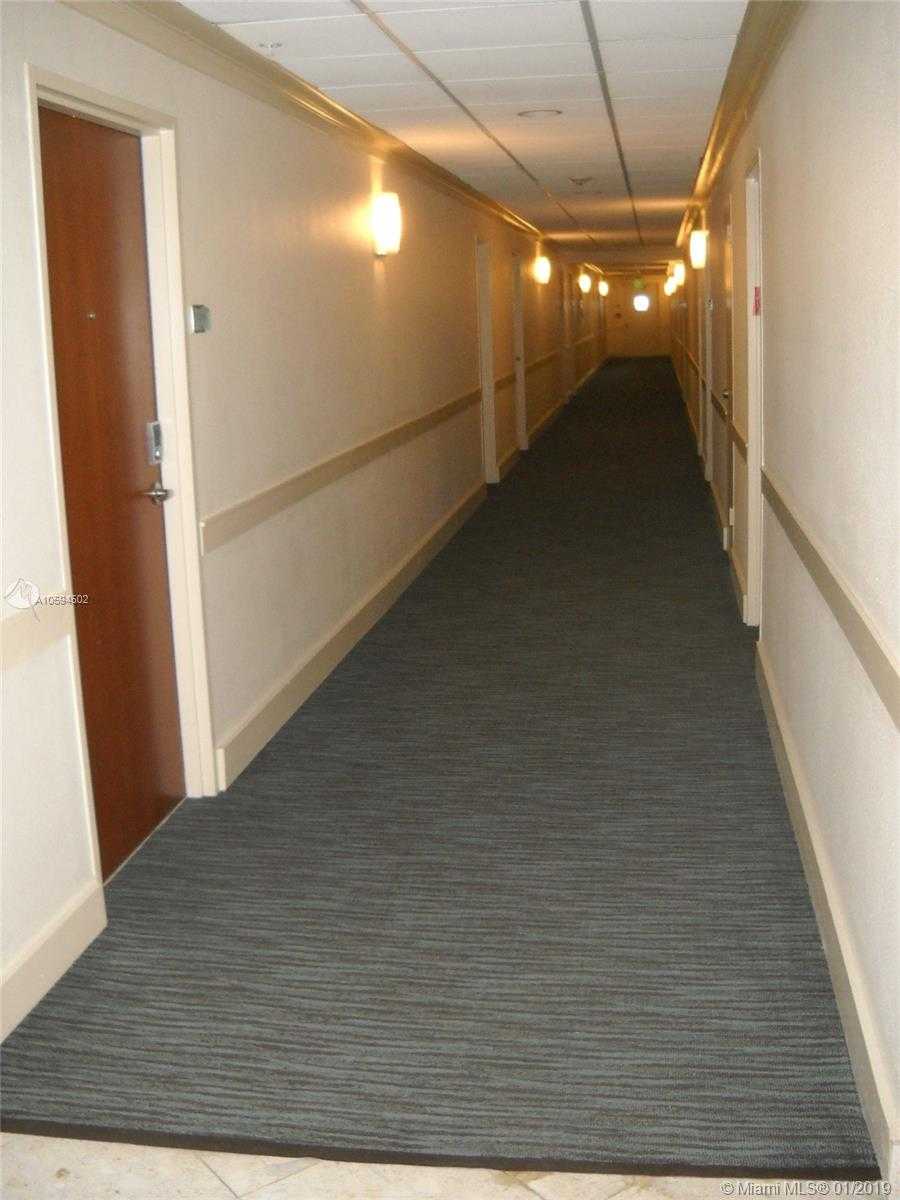 Small Image of 3801 S Ocean Dr, Hollywood, FL 33019, USA Number 15