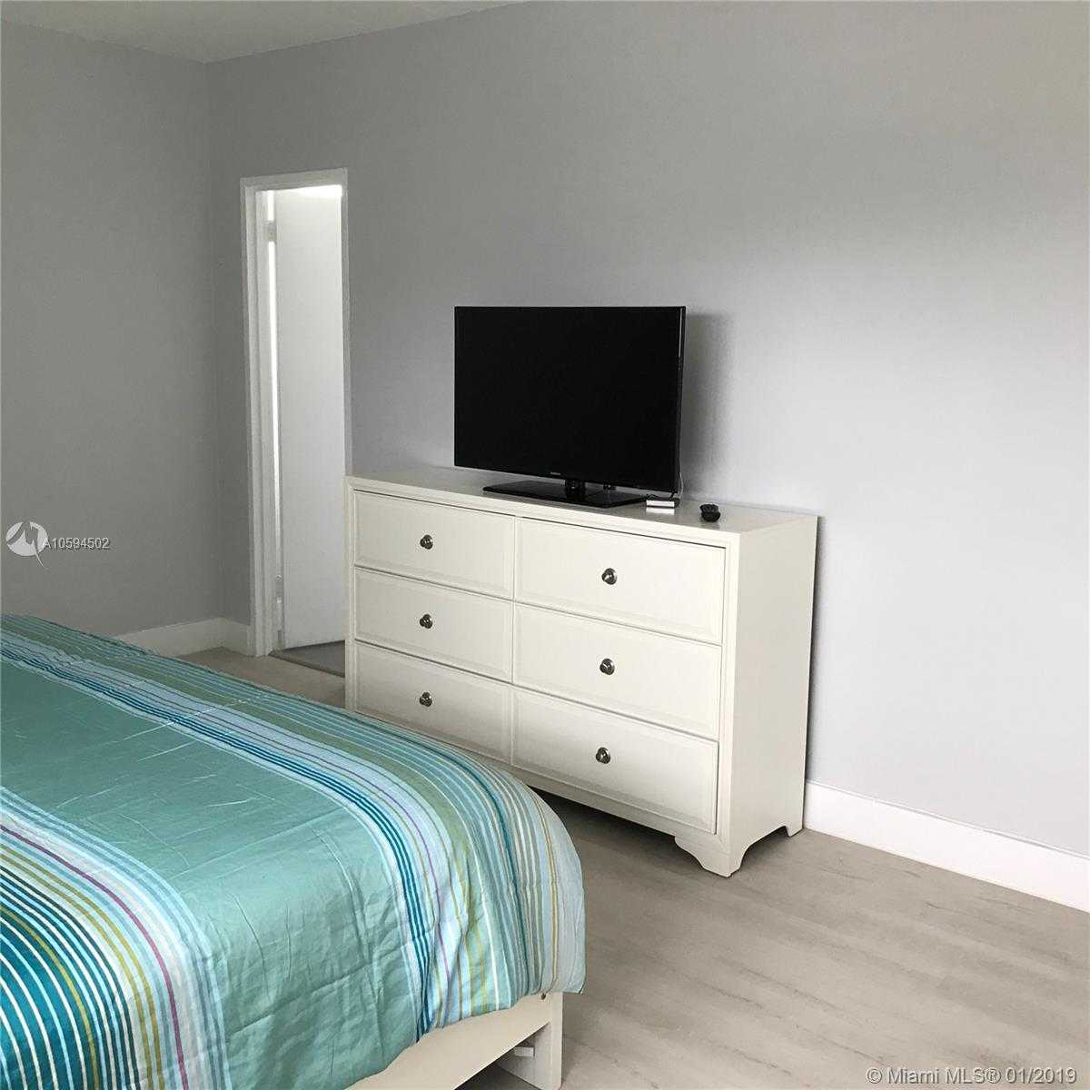 Small Image of 3801 S Ocean Dr, Hollywood, FL 33019, USA Number 8