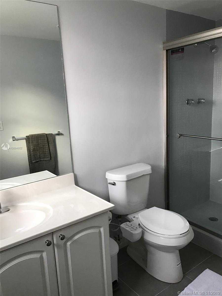 Small Image of 3801 S Ocean Dr, Hollywood, FL 33019, USA Number 9
