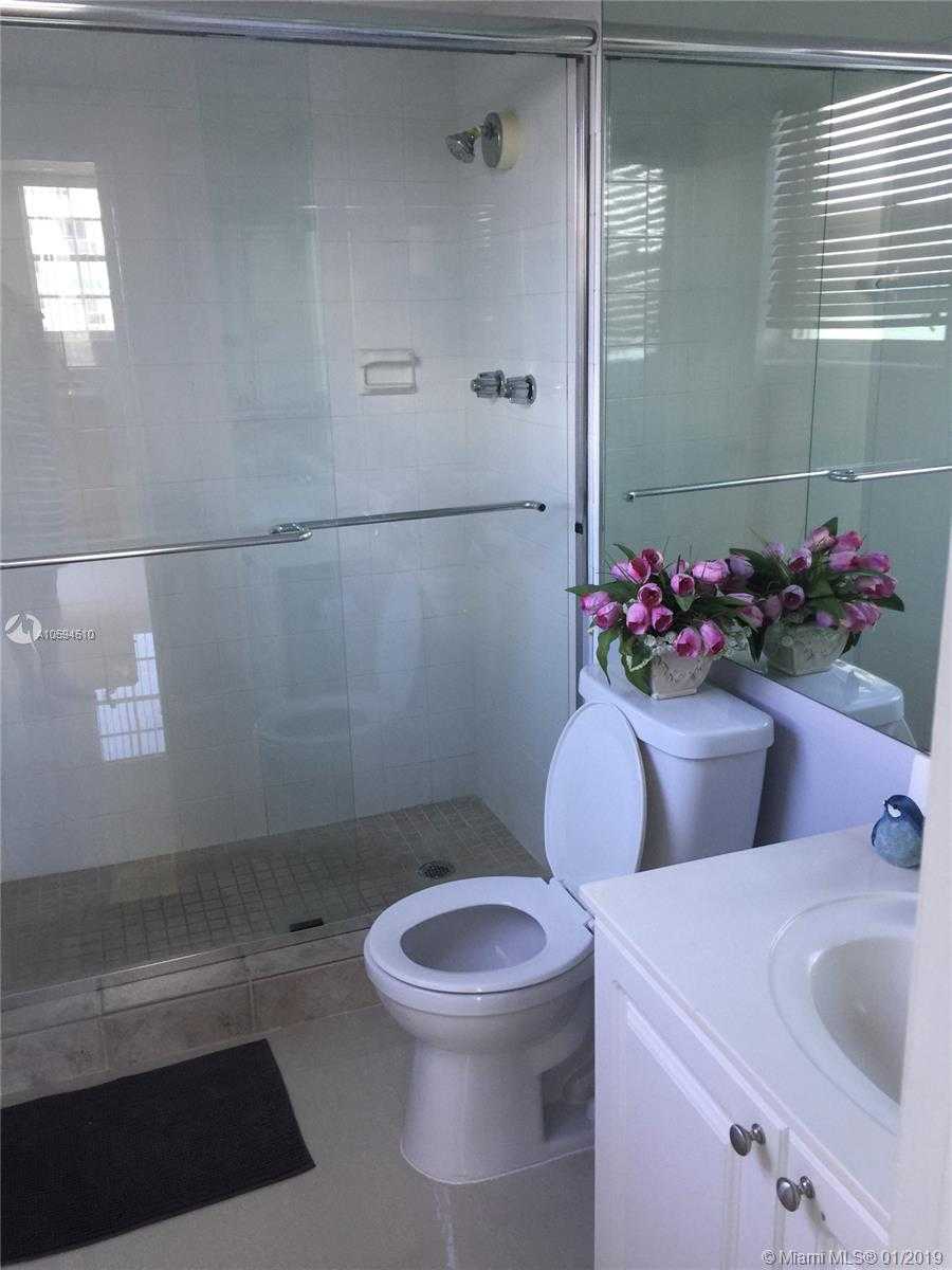 Small Image of 3901 S Ocean Dr, Hollywood, FL 33019, USA Number 10