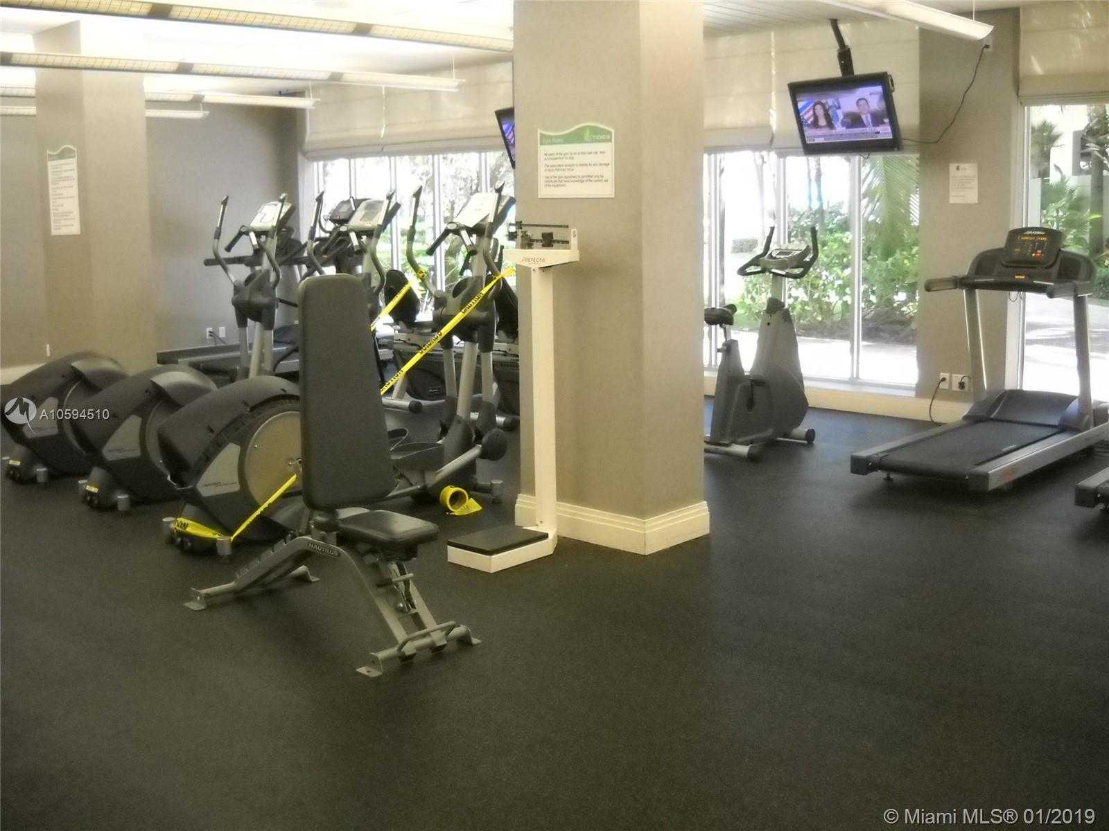 Small Image of 3901 S Ocean Dr, Hollywood, FL 33019, USA Number 25