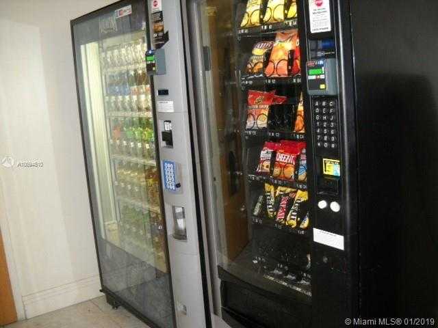 Small Image of 3901 S Ocean Dr, Hollywood, FL 33019, USA Number 33