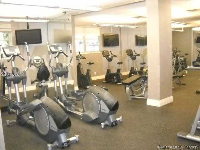 Small Image of 3901 S Ocean Dr, Hollywood, FL 33019, USA Number 7