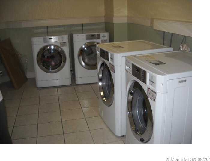 Small Image of 3901 S Ocean Dr, Hollywood, FL 33019, USA Number 24