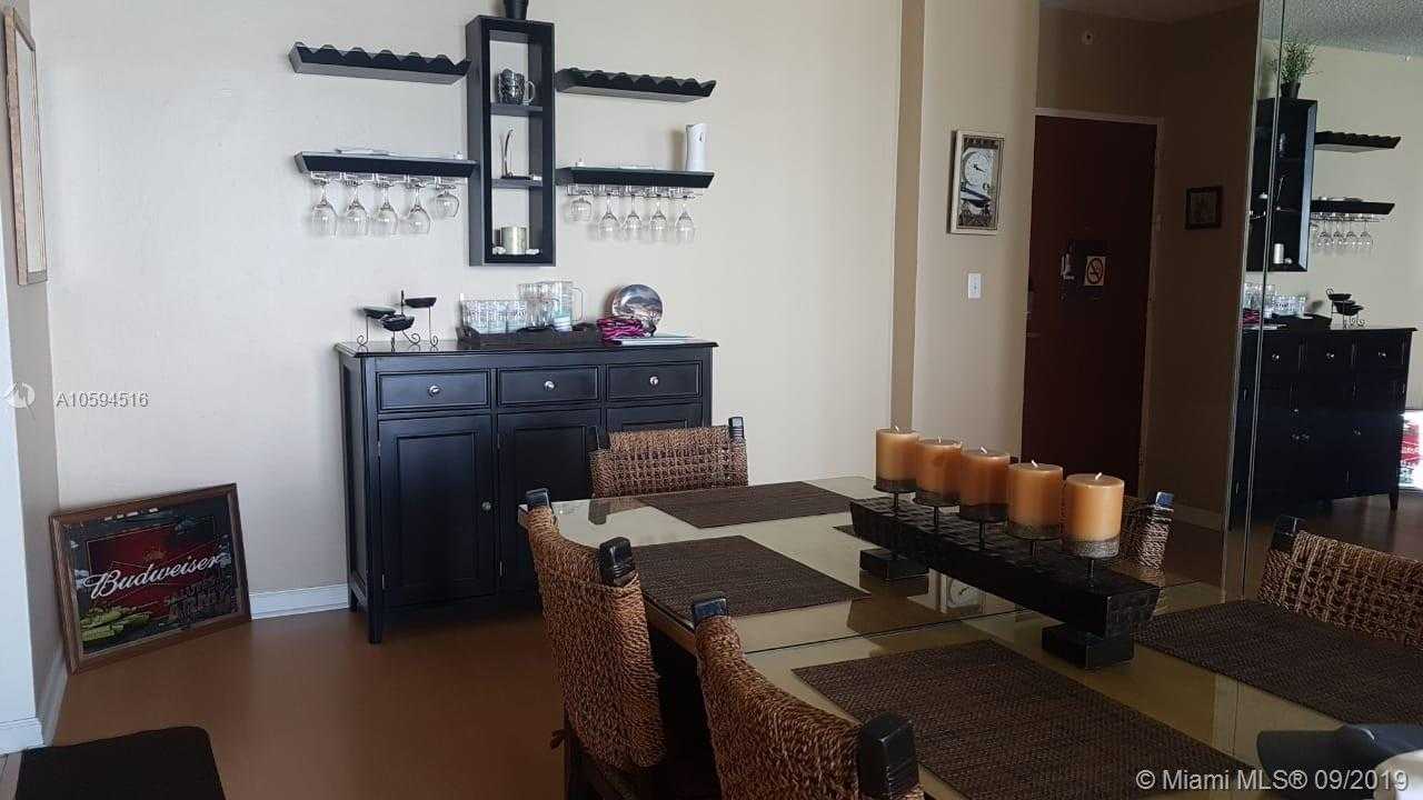 Small Image of 3901 S Ocean Dr, Hollywood, FL 33019, USA Number 4