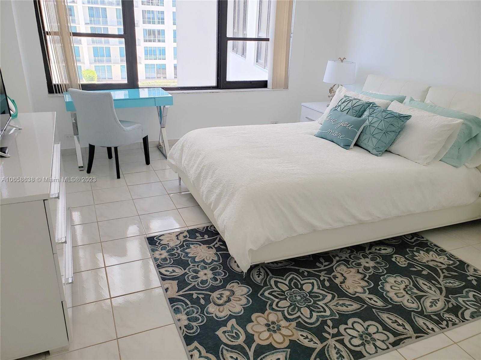 Small Image of 3505 S Ocean Dr, Hollywood, FL 33019, USA Number 11