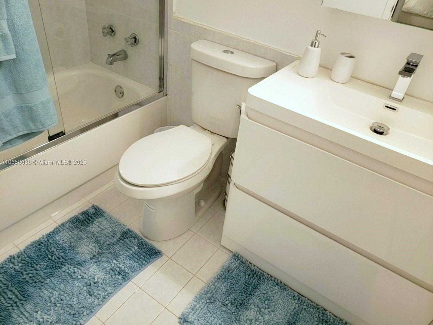 Small Image of 3505 S Ocean Dr, Hollywood, FL 33019, USA Number 14