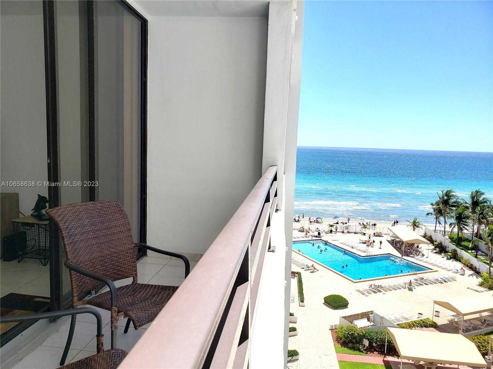 Small Image of 3505 S Ocean Dr, Hollywood, FL 33019, USA Number 2