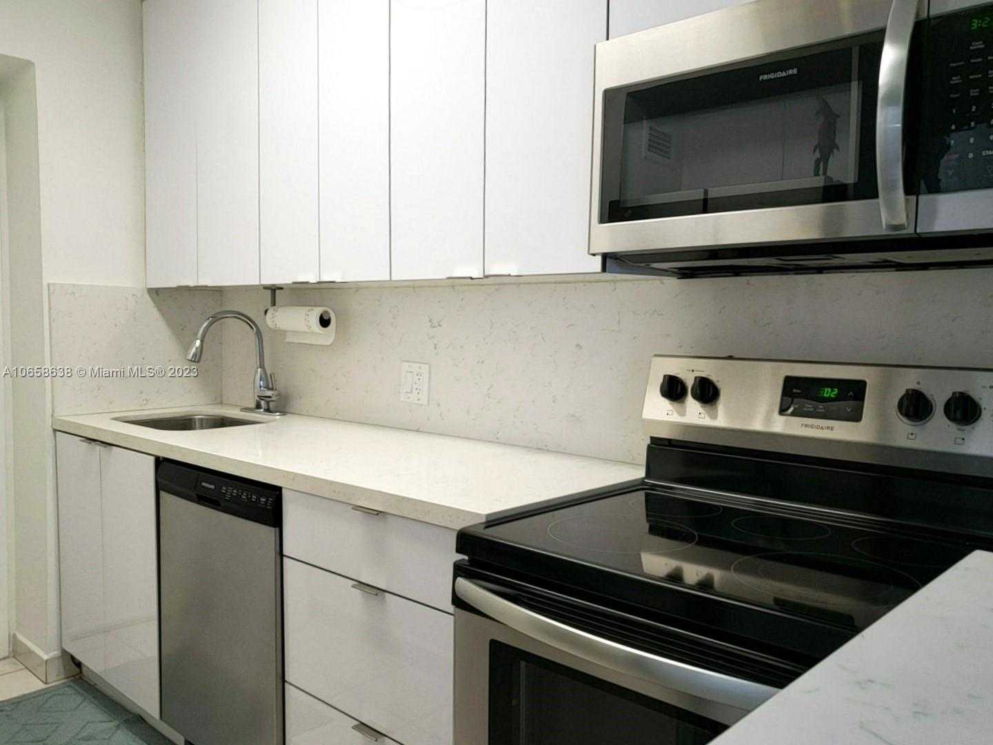Small Image of 3505 S Ocean Dr, Hollywood, FL 33019, USA Number 9