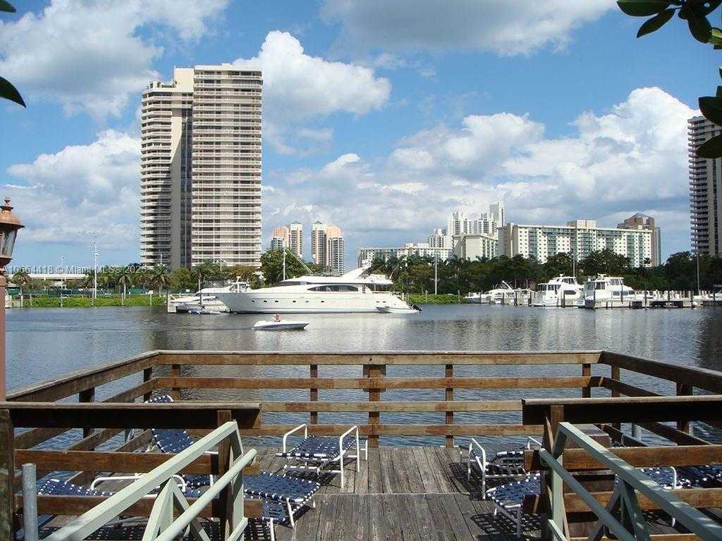 Small Image of 19701 E Country Club Dr, Aventura, FL 33180, USA Number 28