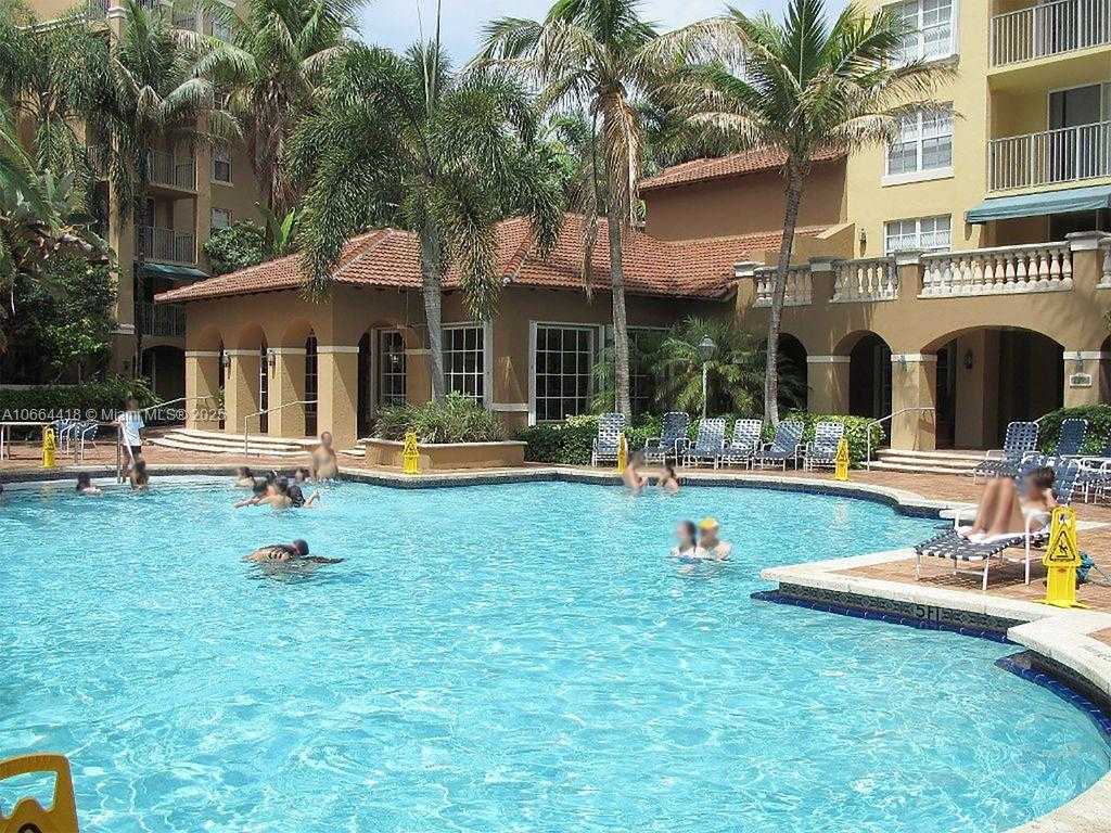 Small Image of 19701 E Country Club Dr, Aventura, FL 33180, USA Number 6