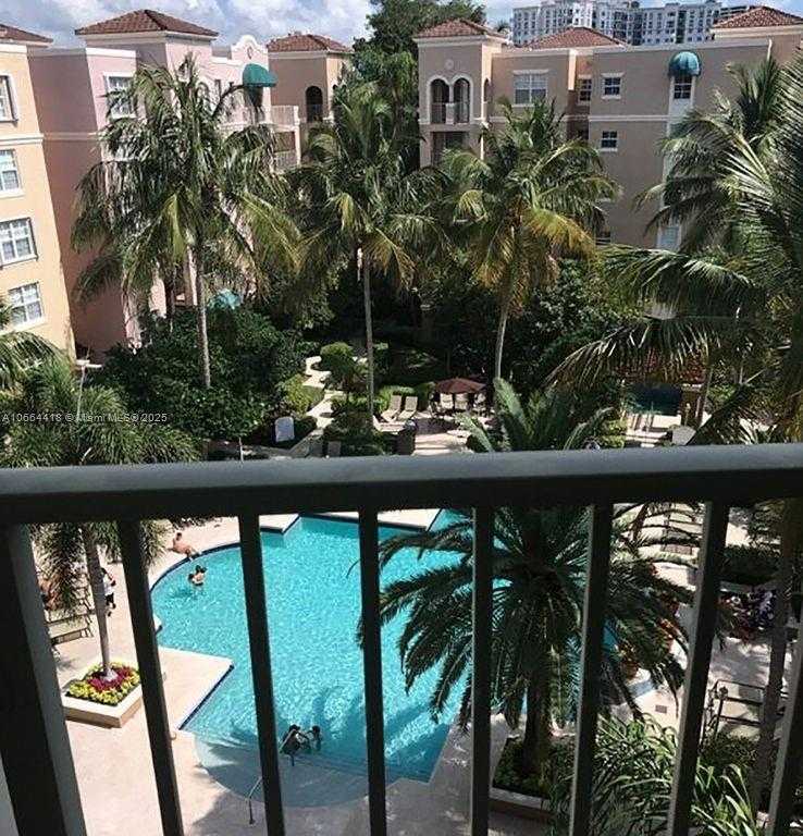 Small Image of 19701 E Country Club Dr, Aventura, FL 33180, USA Number 8
