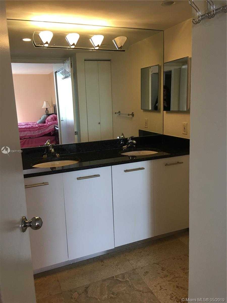 Small Image of 3300 NE 191st St, Aventura, FL 33180, USA Number 25