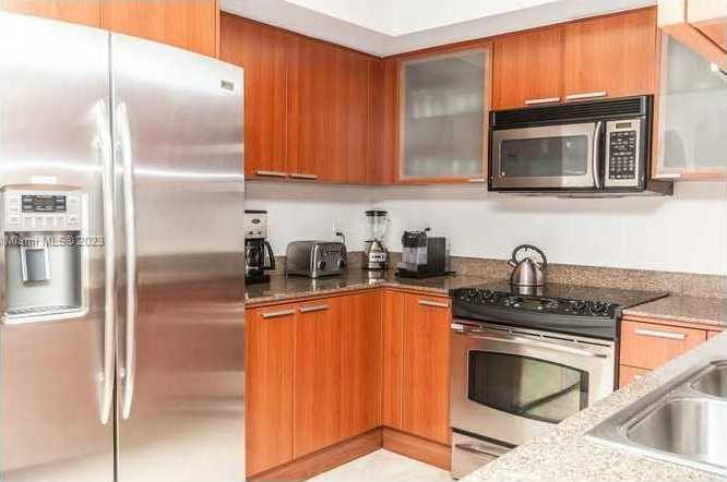 Small Image of 16699 Collins Ave, Hollywood, FL 33024, USA Number 11