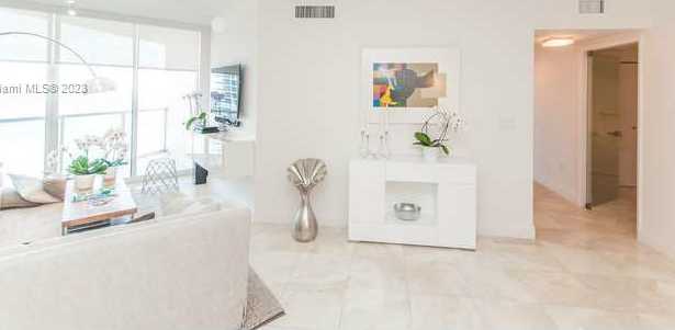 Small Image of 16699 Collins Ave, Hollywood, FL 33024, USA Number 15