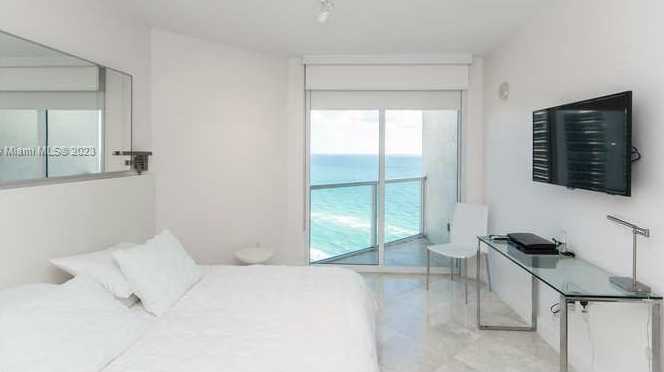 Small Image of 16699 Collins Ave, Hollywood, FL 33024, USA Number 30