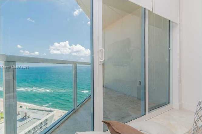 Small Image of 16699 Collins Ave, Hollywood, FL 33024, USA Number 35