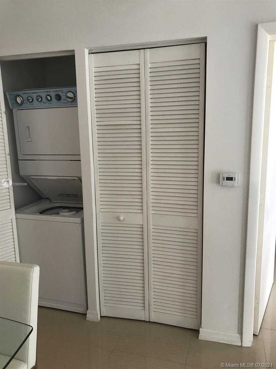 Small Object Image