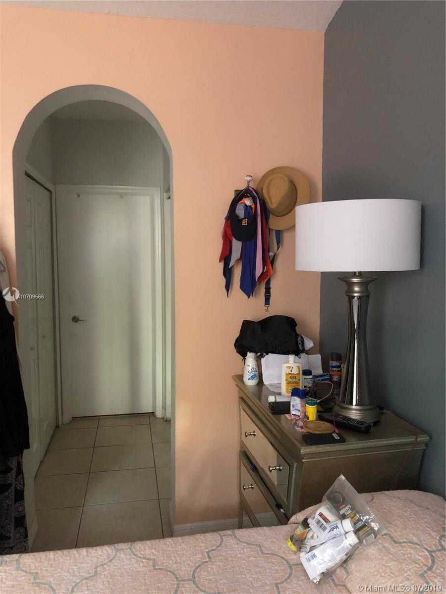 Small Object Image