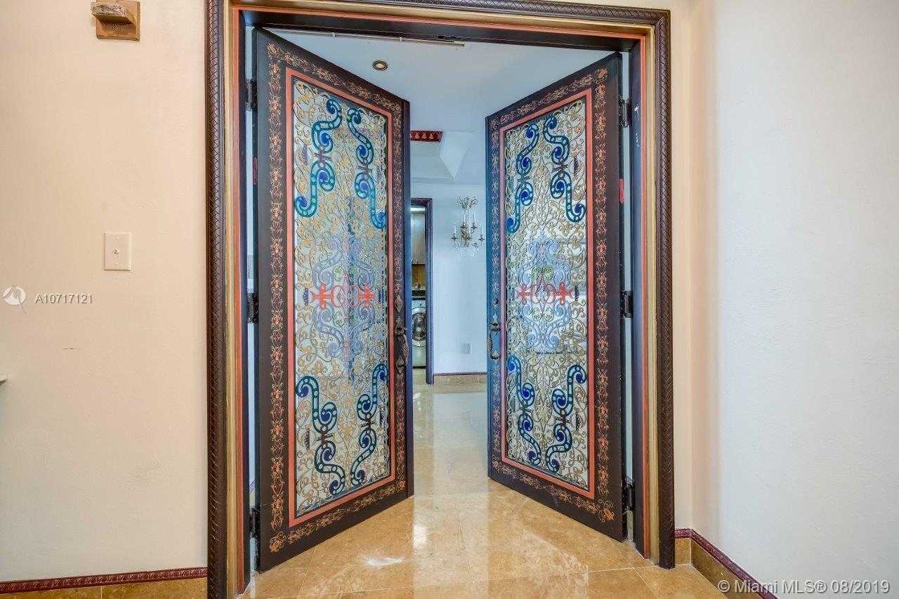 Small Image of 17875 Collins Ave, Sunny Isles Beach, FL 33160, USA Number 11