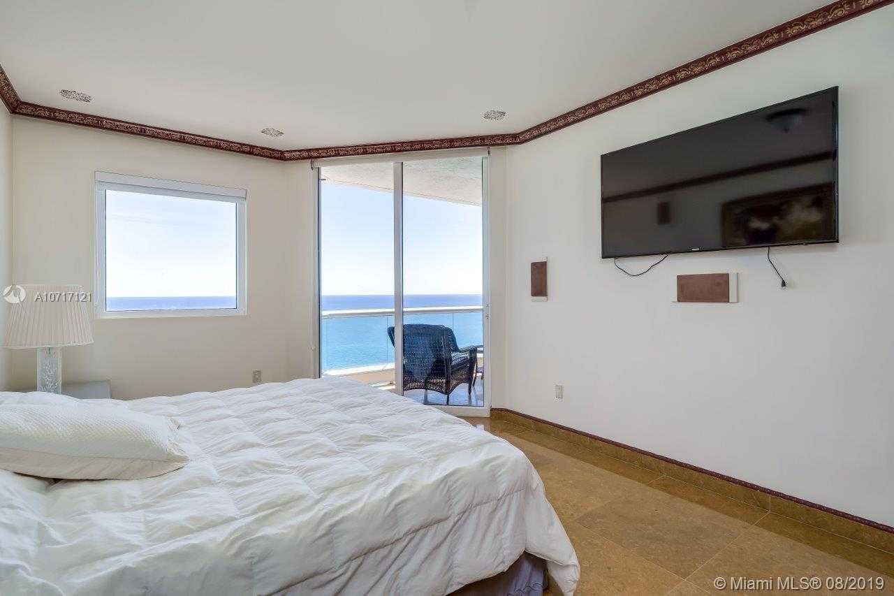 Small Image of 17875 Collins Ave, Sunny Isles Beach, FL 33160, USA Number 24