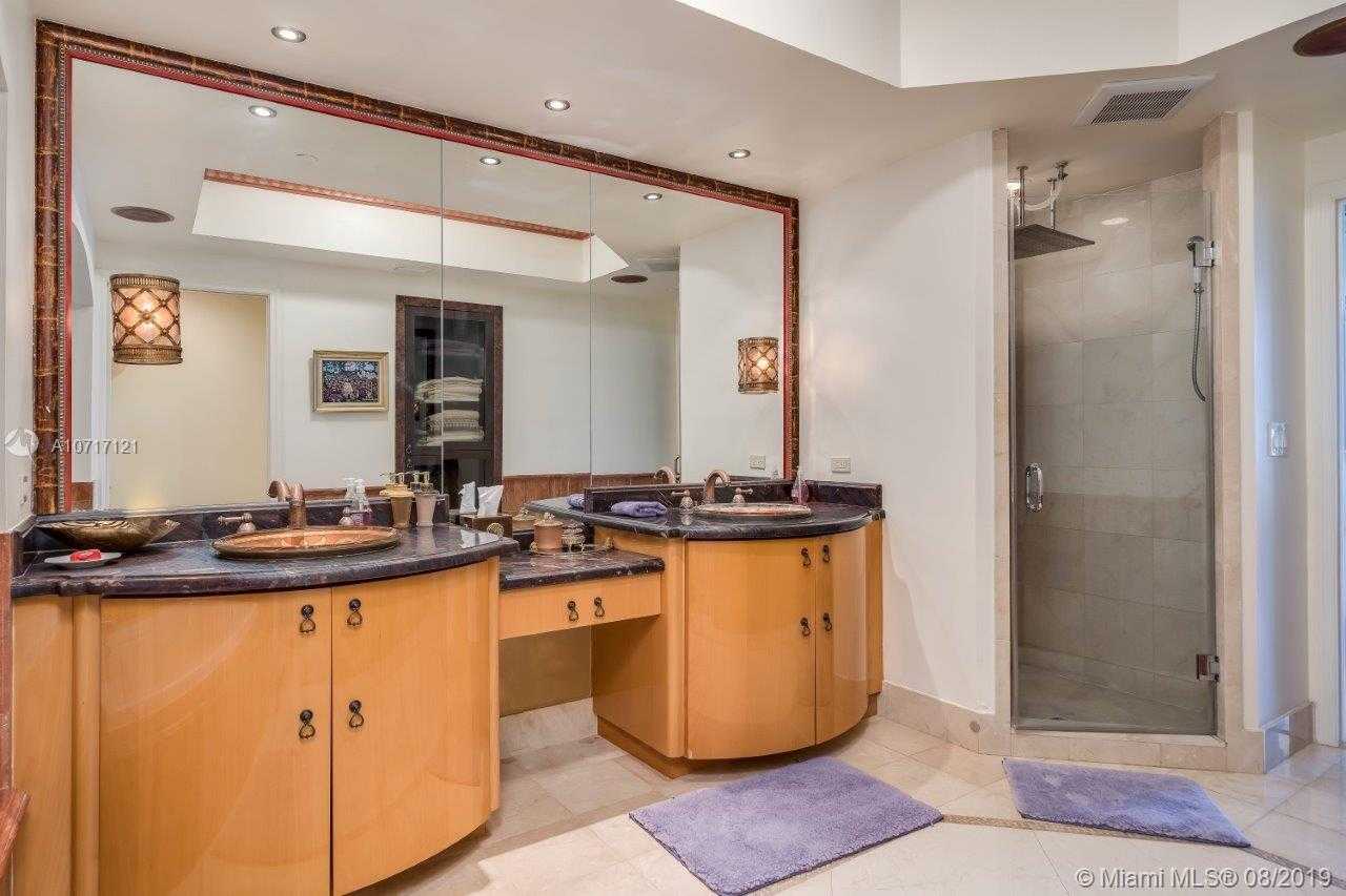 Small Image of 17875 Collins Ave, Sunny Isles Beach, FL 33160, USA Number 26