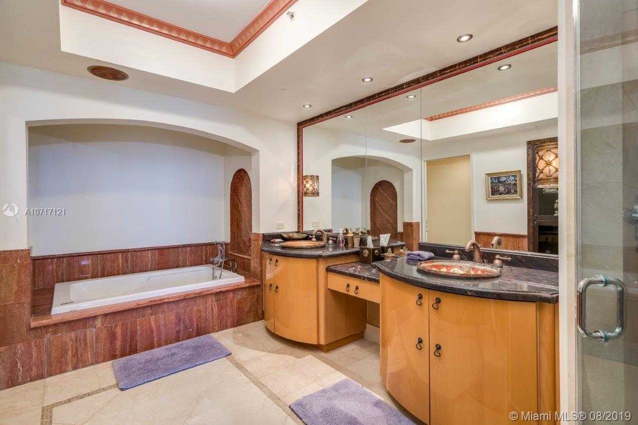 Small Image of 17875 Collins Ave, Sunny Isles Beach, FL 33160, USA Number 27