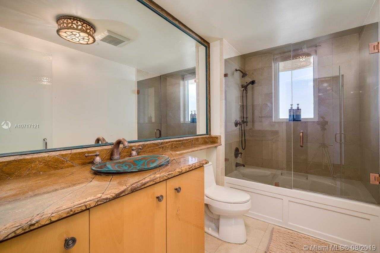 Small Image of 17875 Collins Ave, Sunny Isles Beach, FL 33160, USA Number 32