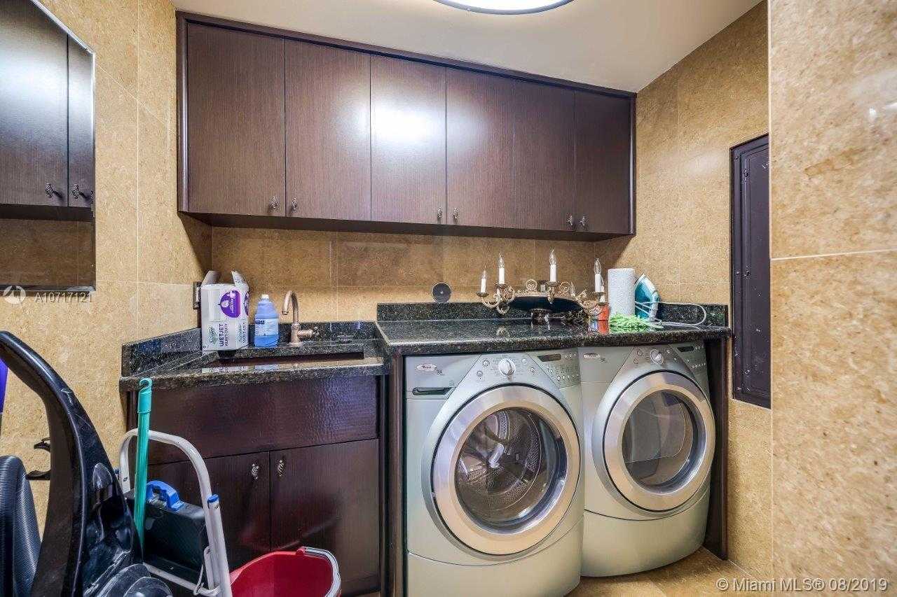 Small Image of 17875 Collins Ave, Sunny Isles Beach, FL 33160, USA Number 36