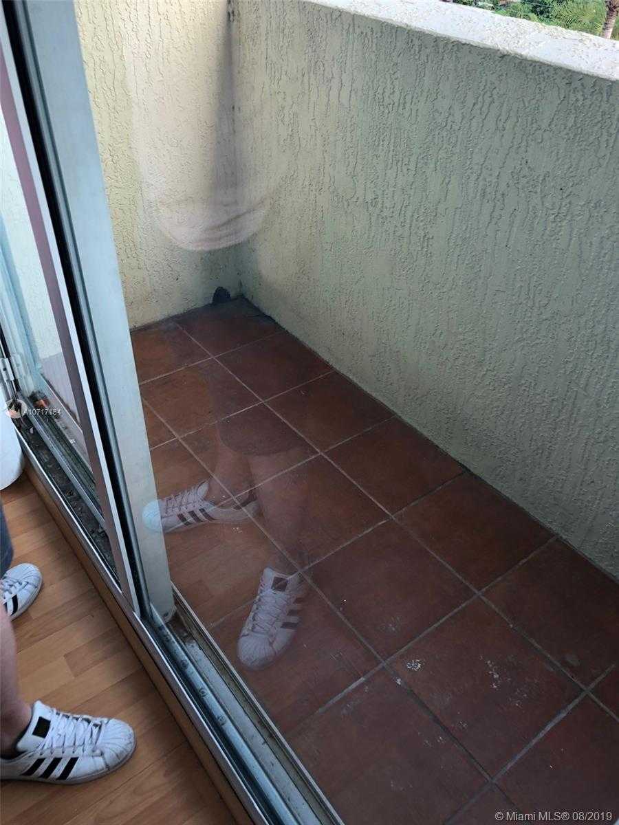 Small Object Image
