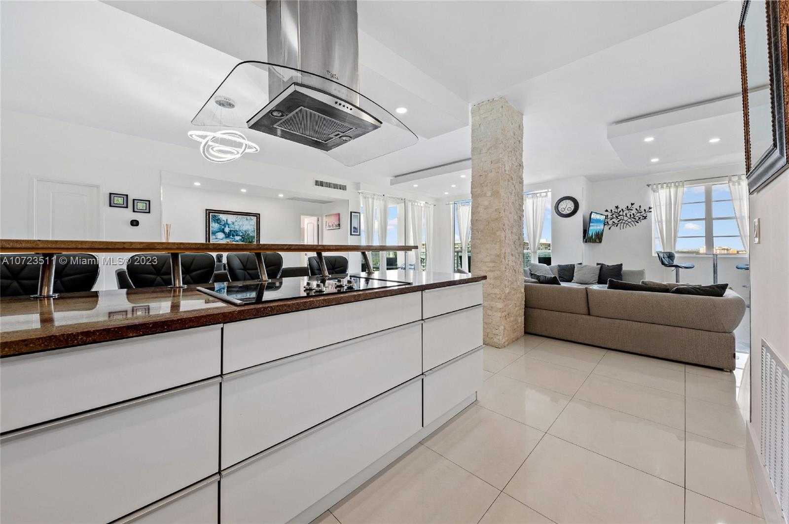 Small Image of 4001 S Ocean Dr, Hollywood, FL 33019, USA Number 10