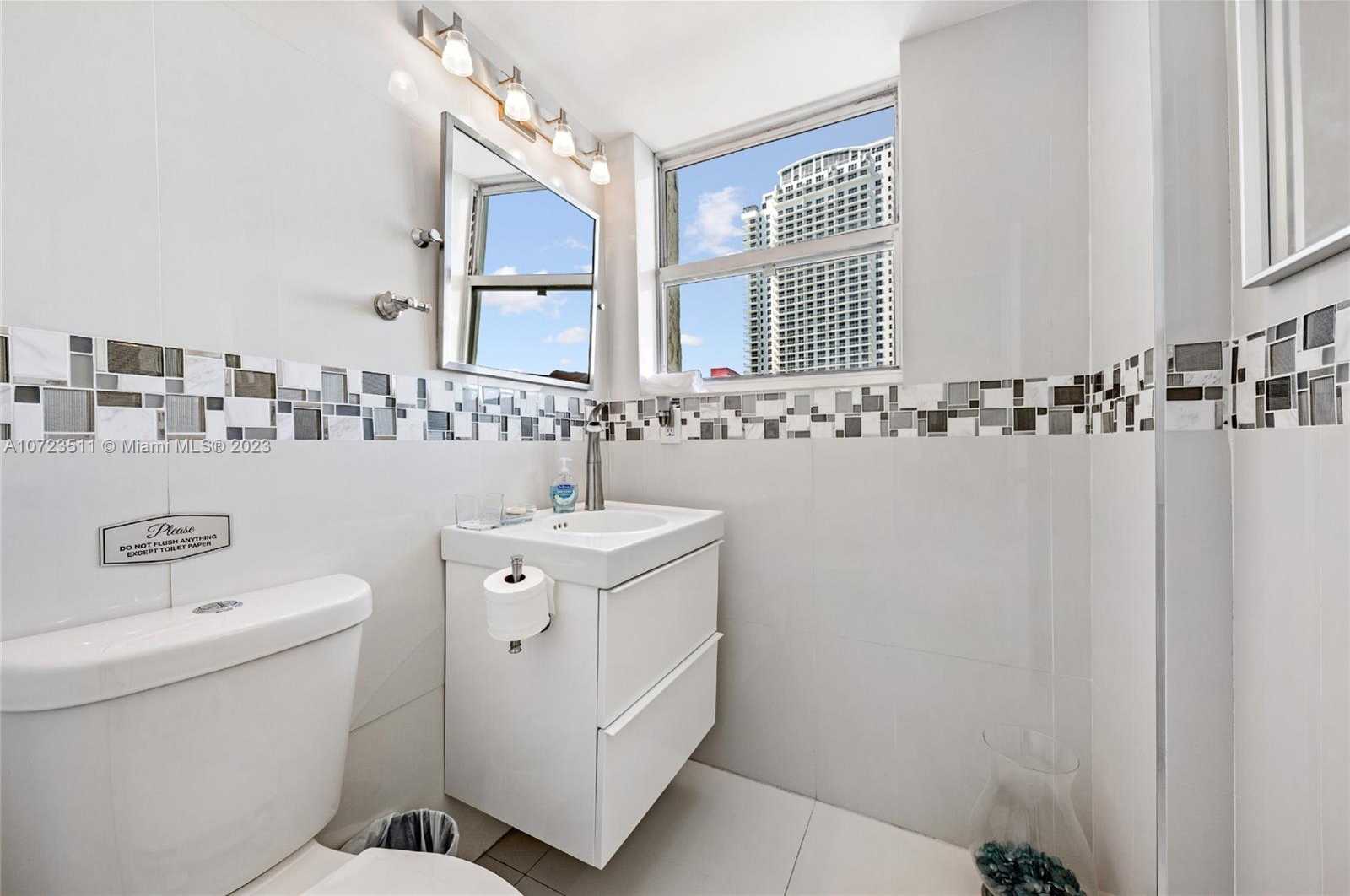Small Image of 4001 S Ocean Dr, Hollywood, FL 33019, USA Number 29