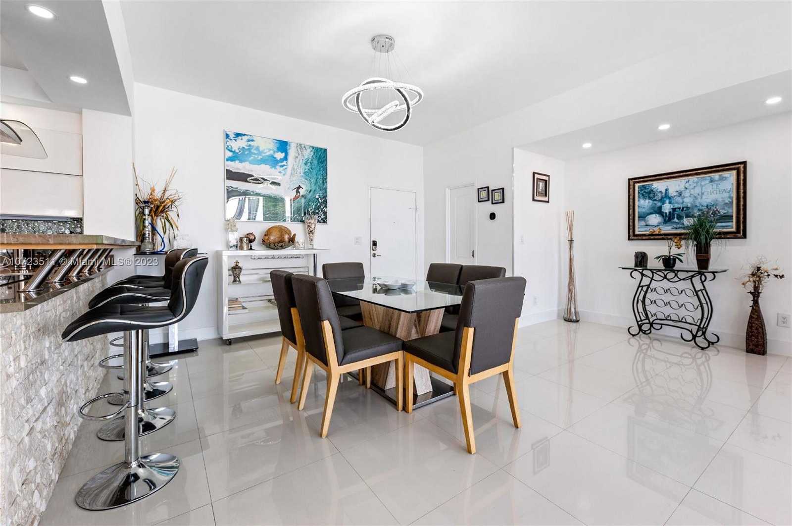 Small Image of 4001 S Ocean Dr, Hollywood, FL 33019, USA Number 4