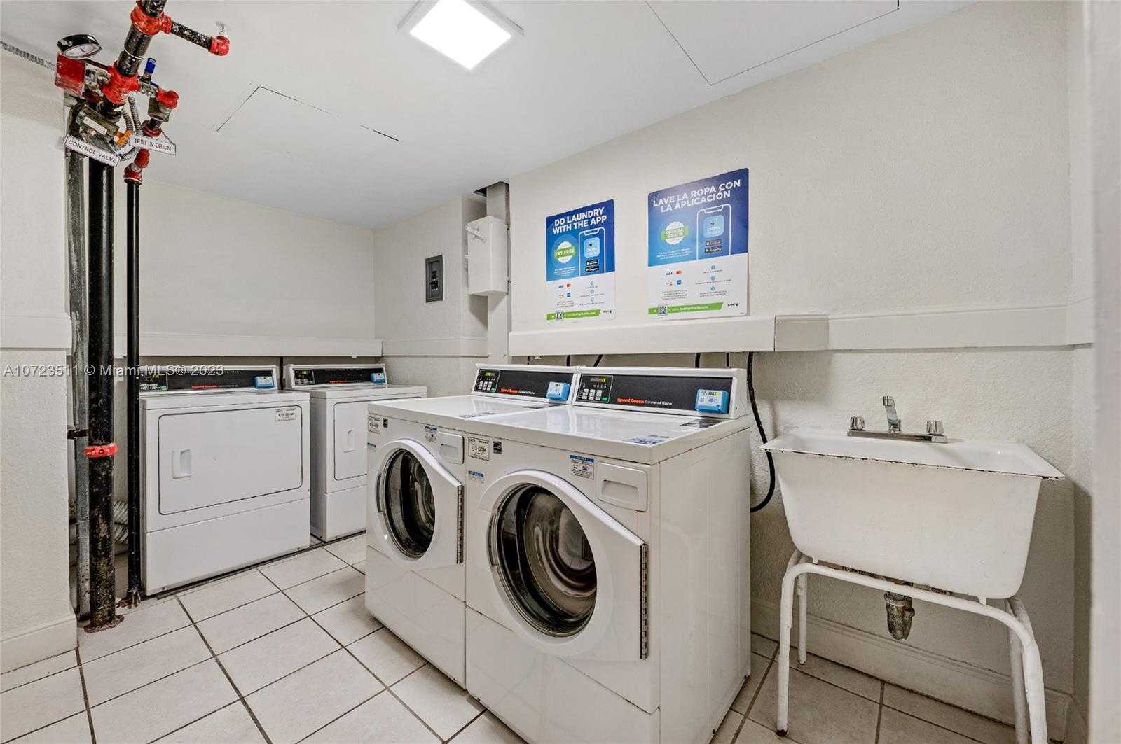 Small Image of 4001 S Ocean Dr, Hollywood, FL 33019, USA Number 40