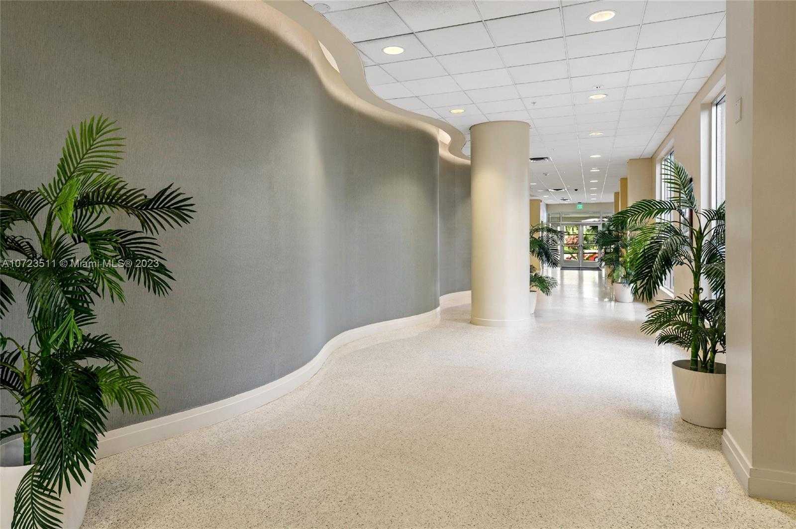 Small Image of 4001 S Ocean Dr, Hollywood, FL 33019, USA Number 41