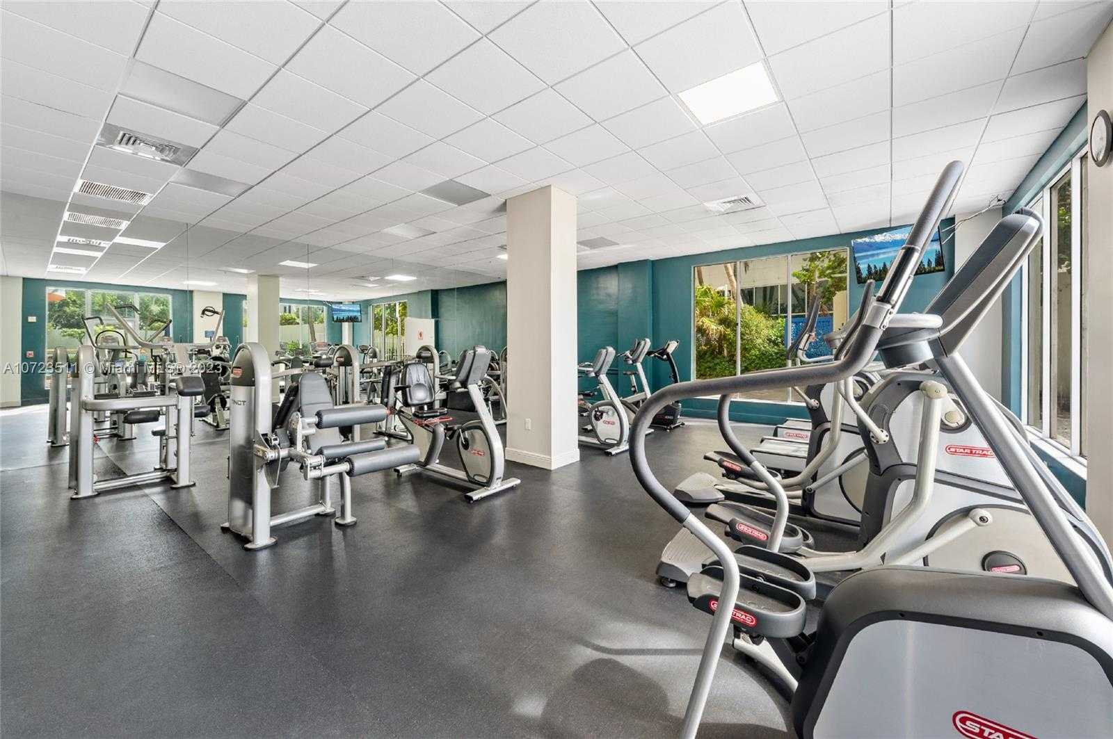 Small Image of 4001 S Ocean Dr, Hollywood, FL 33019, USA Number 43