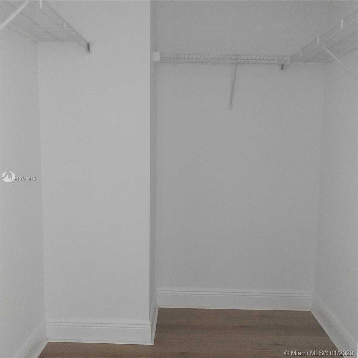 Small Object Image