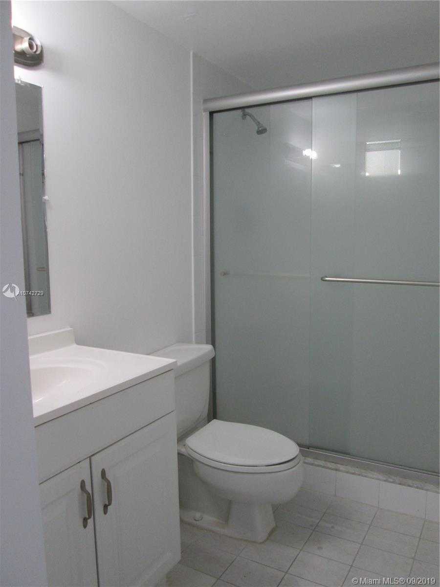 Small Image of 17500 NORTH BAY RD #S405, Sunny Isles Beach Number 13