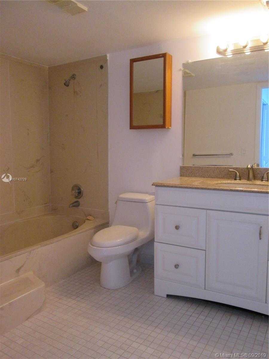 Small Image of 17500 NORTH BAY RD #S405, Sunny Isles Beach Number 16