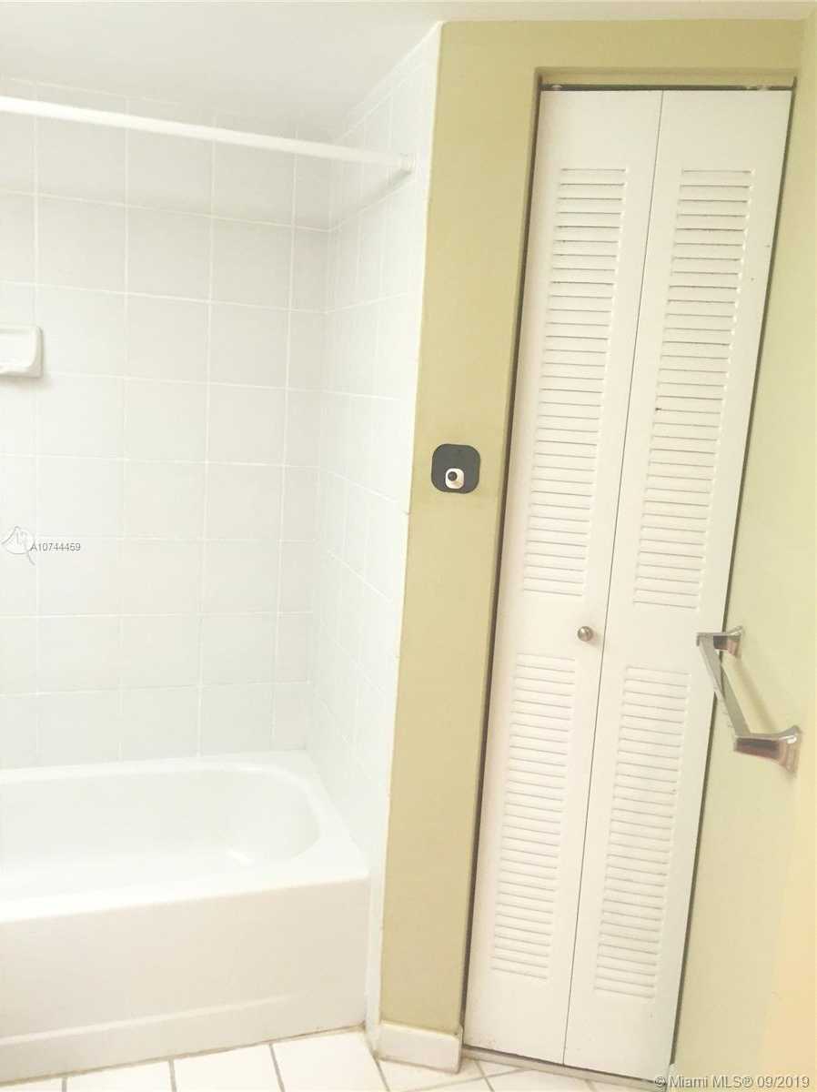 Small Image of 3300 NORTH EAST 192ND ST #1809, Aventura Number 15