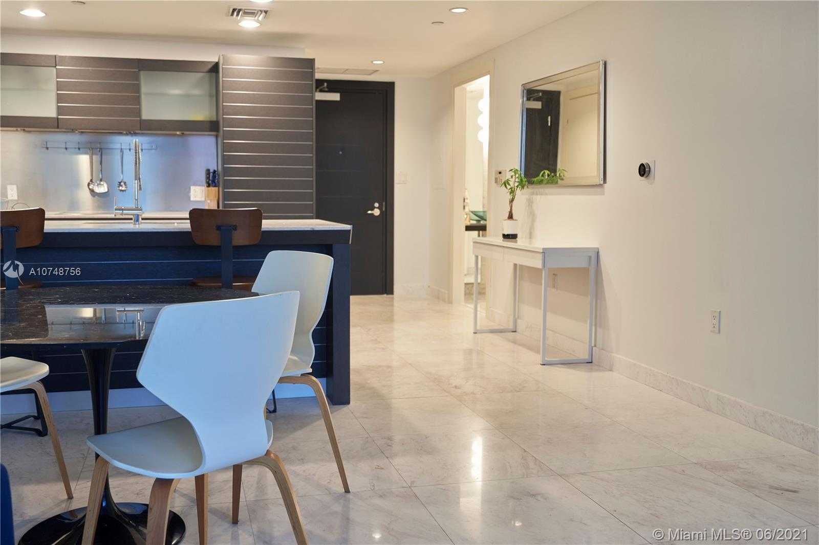 Small Image of 200 BISCAYNE BOULEVARD WAY #3312, Miami Number 4