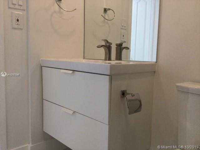 Small Image of 100 BAYVIEW DR #508, Sunny Isles Beach Number 17