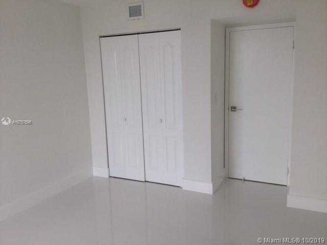 Small Image of 100 BAYVIEW DR #508, Sunny Isles Beach Number 20