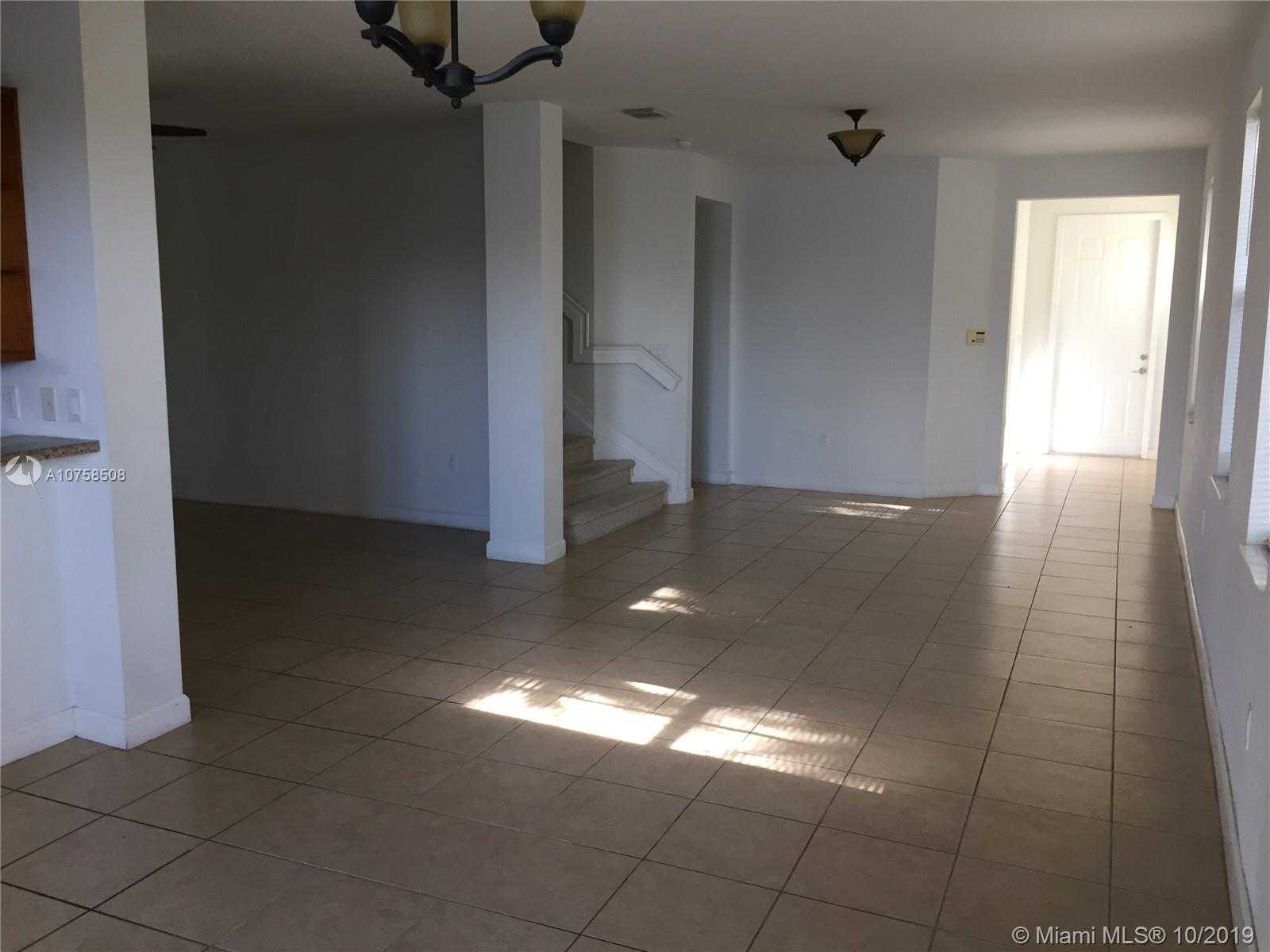 Small Image of 10799 NORTH WEST 75 ST, Doral Number 5