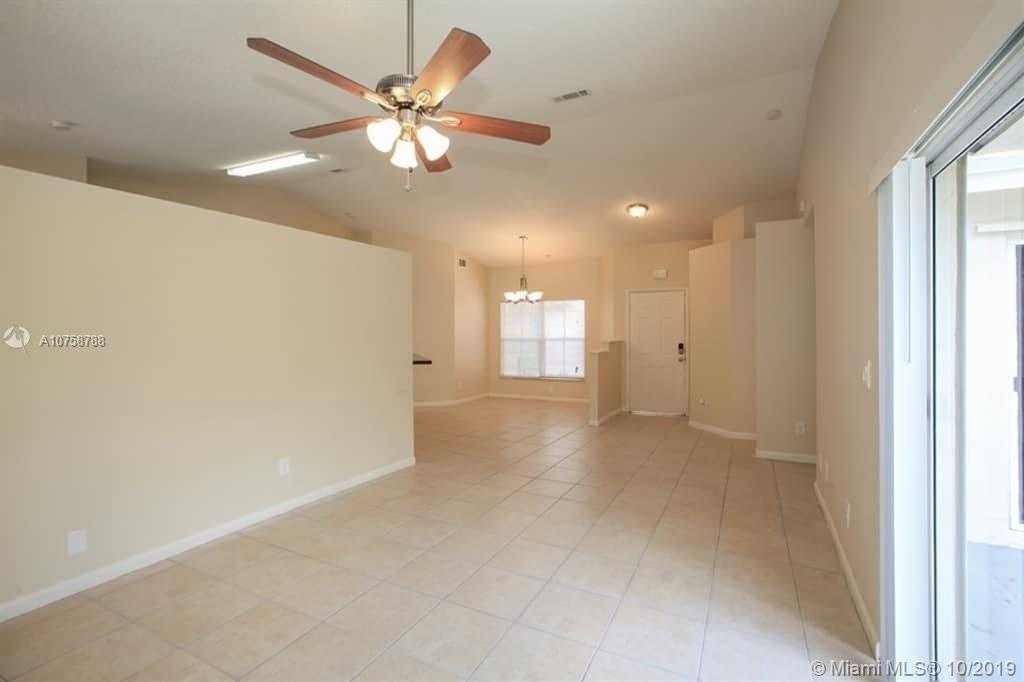 Small Image of 254 NORTH WEST 207TH TER, Pembroke Pines Number 3