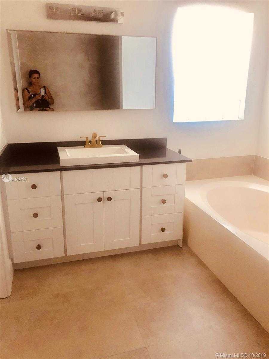 Small Image of 13001 NORTH WEST 7TH LN, Miami Number 8