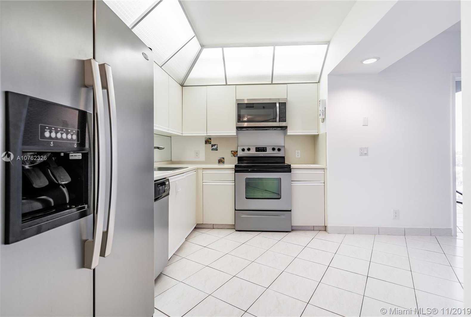Small Image of 20281 EAST COUNTRY CLUB DR #310, Aventura Number 11