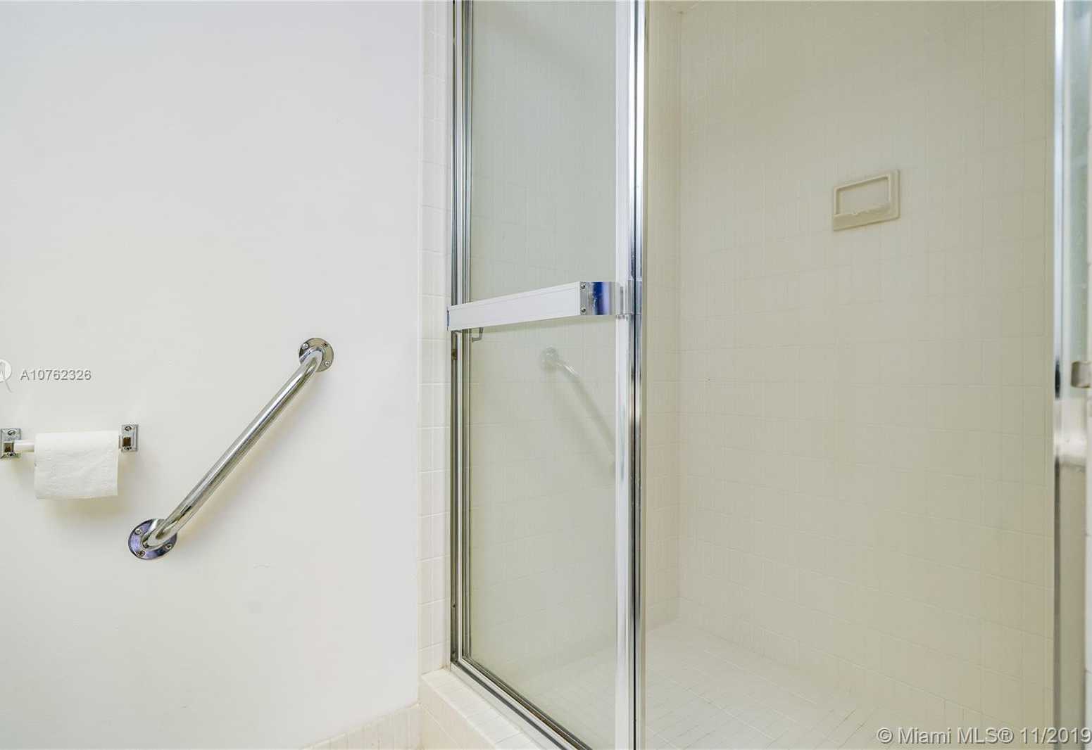 Small Image of 20281 EAST COUNTRY CLUB DR #310, Aventura Number 21