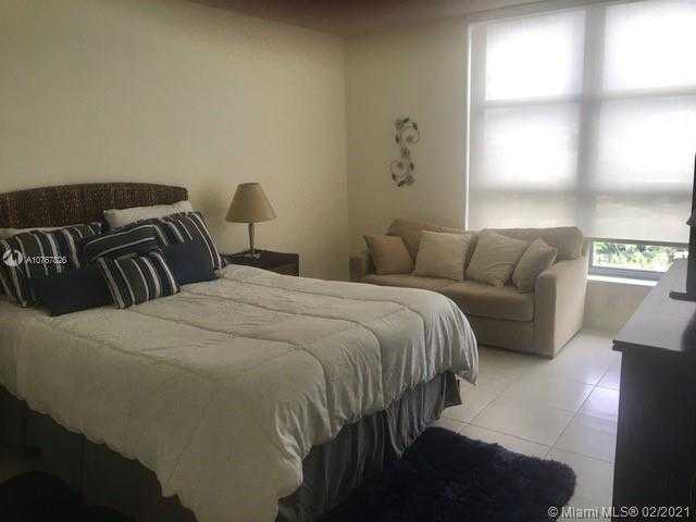 Small Image of 3530 MYSTIC POINTE DR #2607, Aventura Number 16