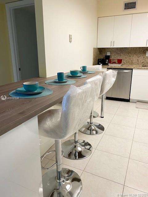 Small Image of 3530 MYSTIC POINTE DR #2607, Aventura Number 5